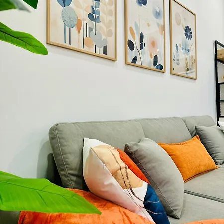 Loft 1 - Space & Conform Close To Center