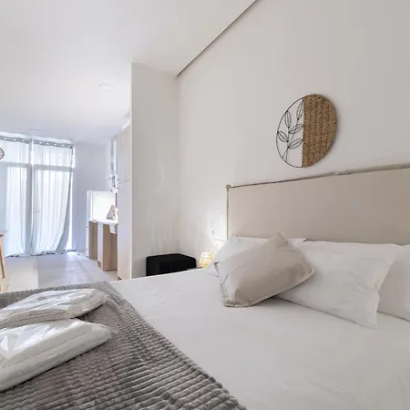Lejlighed Rmz31 Loft - Espacioso Y Acogedor Estudio Con Terraza En Zona Ayora Valencia