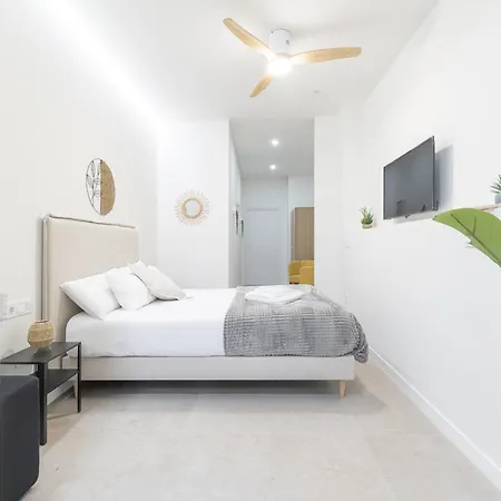 Rmz31 Loft - Espacioso Y Acogedor Estudio Con Terraza En Zona Ayora Lejlighed *