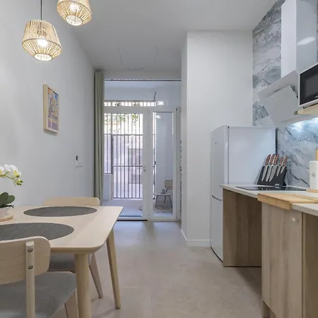 Lejlighed Rmz31 Loft - Espacioso Y Acogedor Estudio Con Terraza En Zona Ayora Valencia