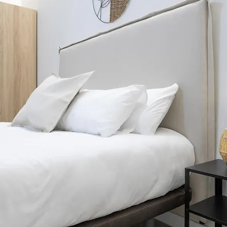 Rmz31 Loft - Espacioso Y Acogedor Estudio Con Terraza En Zona Ayora Lejlighed