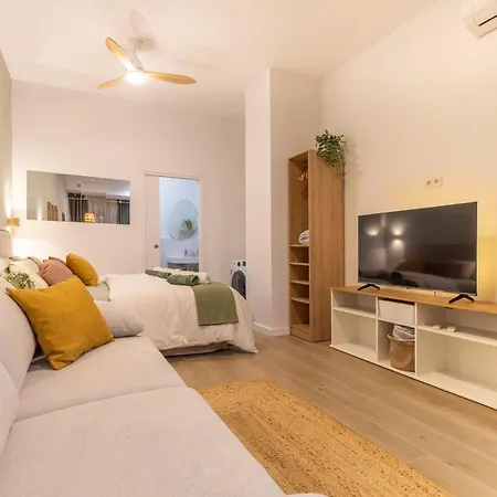 Paradise - Comodo Y Acogedor - Conectado Con Aeropuerto, Playa Y Centro Apartamento Valencia