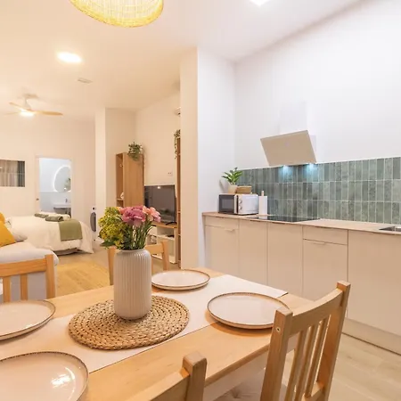 Appartamento Paradise - Comodo Y Acogedor - Conectado Con Aeropuerto, Playa Y Centro