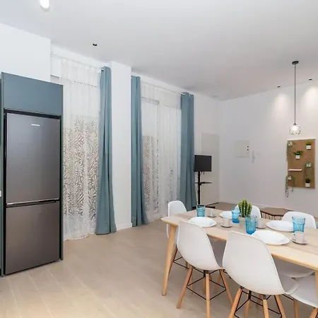 Guestready - Valencia's Vibrant Malvarrosa *