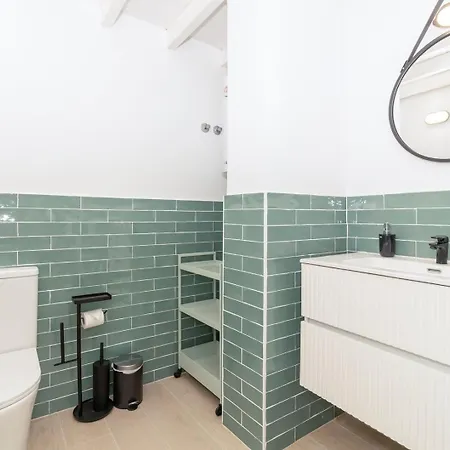 Guestready - Valencia's Vibrant Malvarrosa *