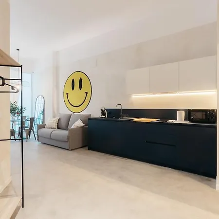 Chic & Cozy In Apartment *