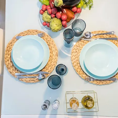 Singularstays Center Apartment *