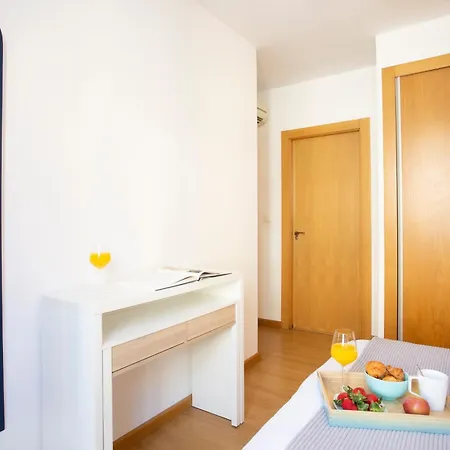 Singularstays Center *