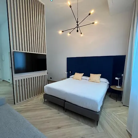 Blanq Marina Aparthotel 4*