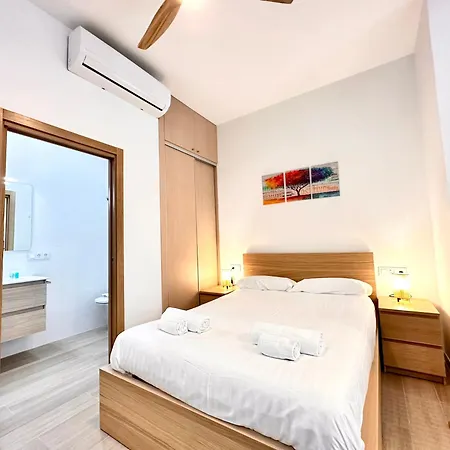 Valentia Modern And Comfortable Beachside Style 公寓