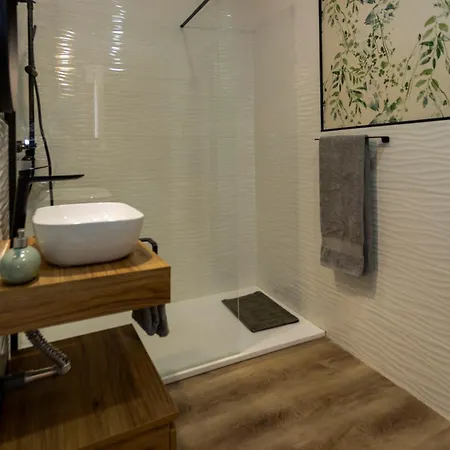 Modern 1 Bedroom In Historic Center • Ground F * فالنسيا