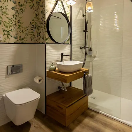 Modern 1 Bedroom In Historic Center • Ground F شقة فالنسيا