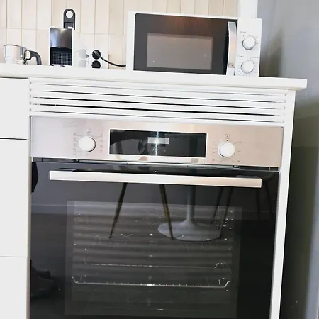 Cozy Retreat In Heart Of Perfect For Couples N Families דירה *