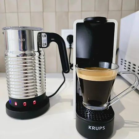 Cozy Retreat In Heart Of Perfect For Couples N Families דירה *