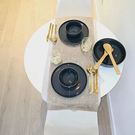 Cozy Retreat In Heart Of Perfect For Couples N Families ולנסיה