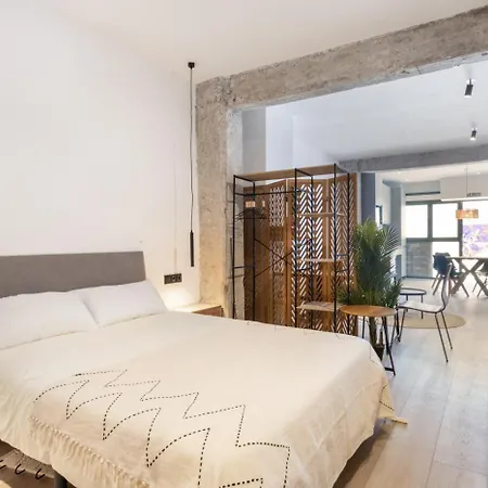 Turia Flats By Nomad Host شقة *