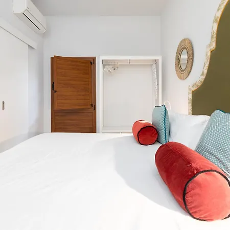 The Little Village * Valencia