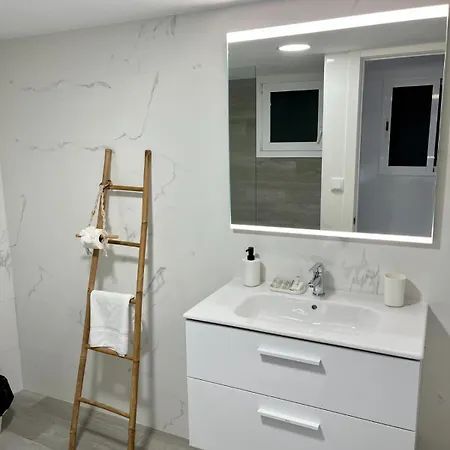 Apartamento Luminoso Familiar Y Patio Privado *