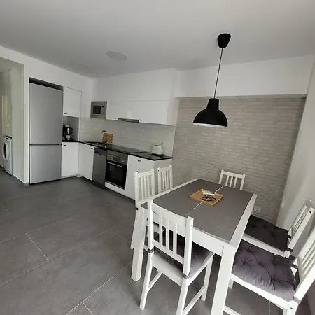 New And Bright 2-bedroom In Canamelar * Valência