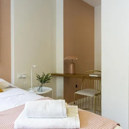 Osito Hub - L'explorador Andres Apartment Valencia