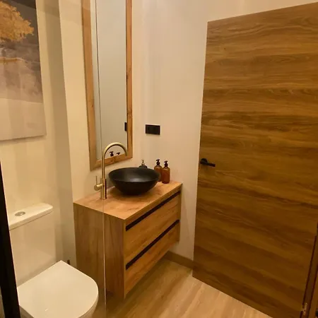 Acogedor Bajo En Apartamento