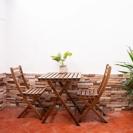 A 7 Minutos De La Playa Y Cerca De La Estacion De Autobus Апартаменты *