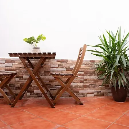 A 7 Minutos De La Playa Y Cerca De La Estacion De Autobus *