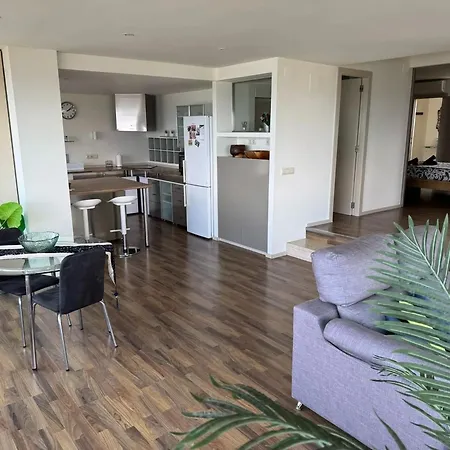 Spacious In With Sea View - 160 Sqm Apartment Valencia