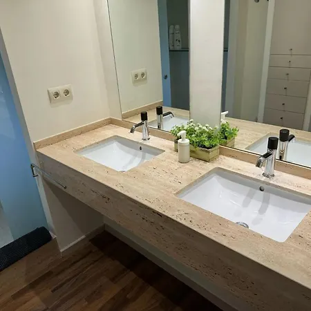 Spacious In With Sea View - 160 Sqm Apartamento