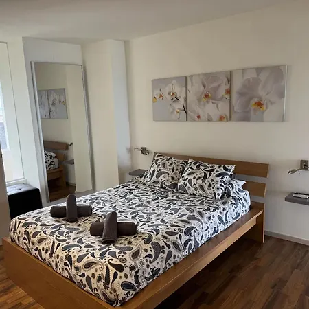 Apartment Spacious In With Sea View - 160 Sqm *