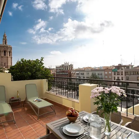 Apartamento Singularstays ático Reina Catalina *