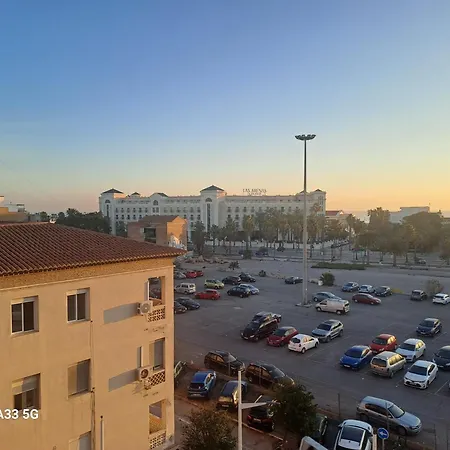 Apartamento En El Cabanyal Enfrente De La Marina Real *