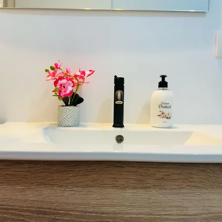 Ori A Cool & Wide Next To Historic Center 公寓