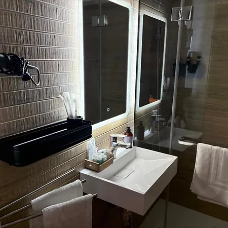 1 Port فالنسيا