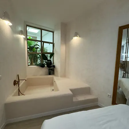 Anelsa Serranos 3 Apartment *