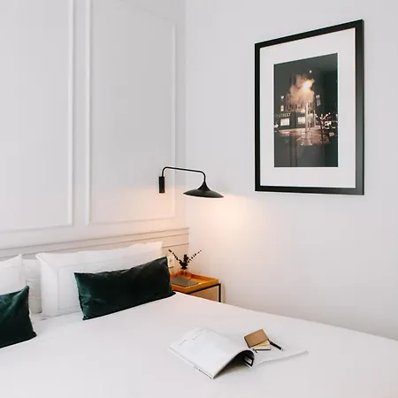 Room Mate Collection Helen Berger Hotell