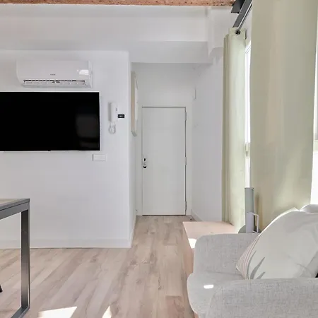 Palomar Apartment *