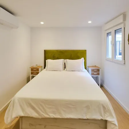 Reina Flat Apartment