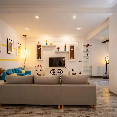 Villa Portrait Boutique