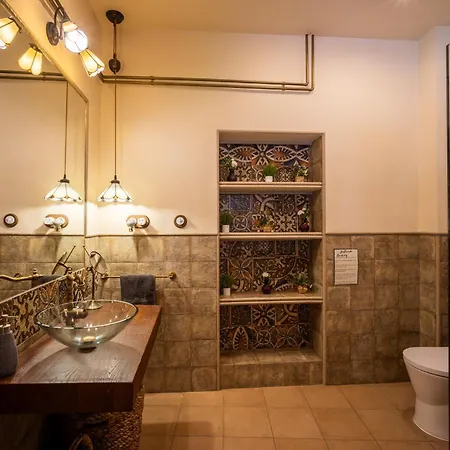 Willa Portrait Boutique *