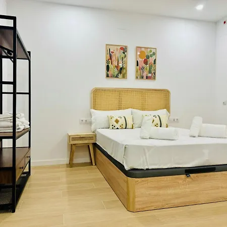 Flat B - Wide & Beautifull Flat Near Historic Center Валенсия