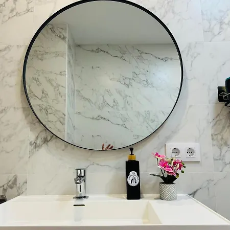 Flat B - Wide & Beautifull Flat Near Historic Center Apartment *