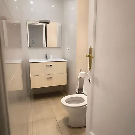 7 Moons Nocleg ze śniadaniem