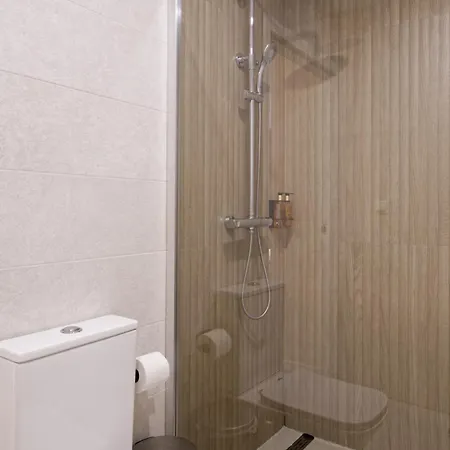 Osito Hub - L'explorador Andres * Valencie