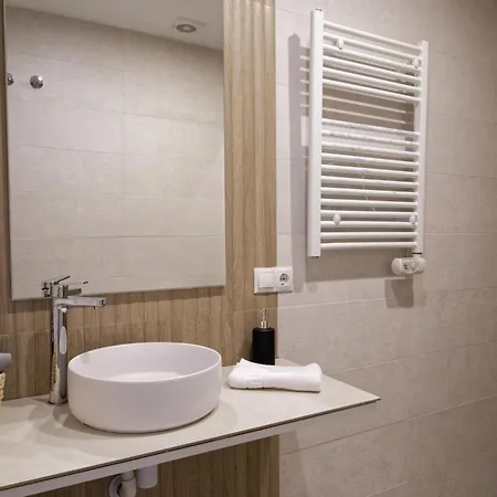 Osito Hub - L'explorador Andres Apartment Valencia