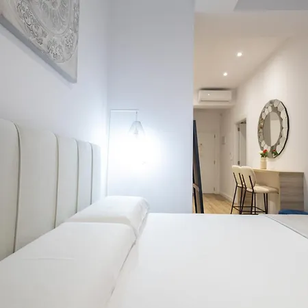 Lola By Concept Flats Hotel apartamentowy 4*