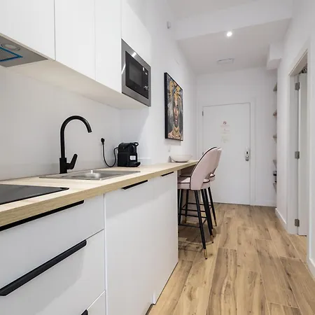 Lola By Concept Flats 4*