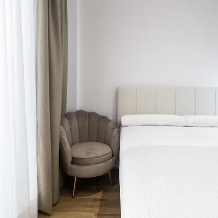 Lola By Concept Flats