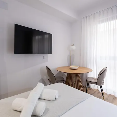 Lola By Concept Flats Hotel apartamentowy 4*