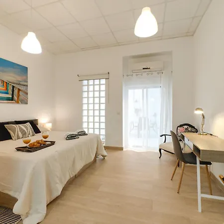 Loft Con Terraza Junto A Torres De Quart Lägenhet